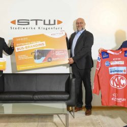 20210430_GutscheinübergabeFürEinBusBranding_KAC-STW@STWKlagenfurt