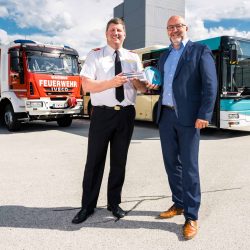 Bus-Geschenk an Landesfeuerwehr (c) STW_Michael Stabentheiner