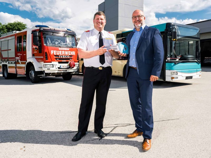 Bus-Geschenk an Landesfeuerwehr (c) STW_Michael Stabentheiner