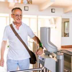 Handy-Wallet speichert STW-Strandbadkarten(c)STW_Waschnig