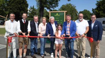 Eroeffnung Falkensteiner Camping Klagenfurt_Banddurchneiden 1